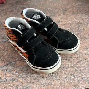 Size 9,Velcro tiger stripe vans.